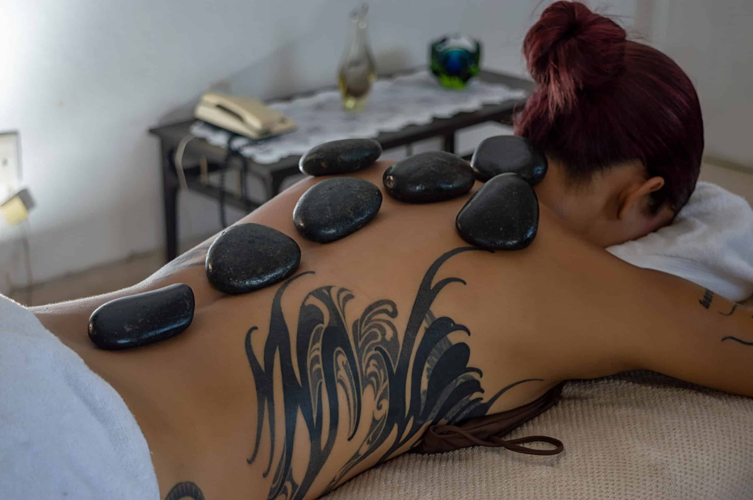 masaje con piedras